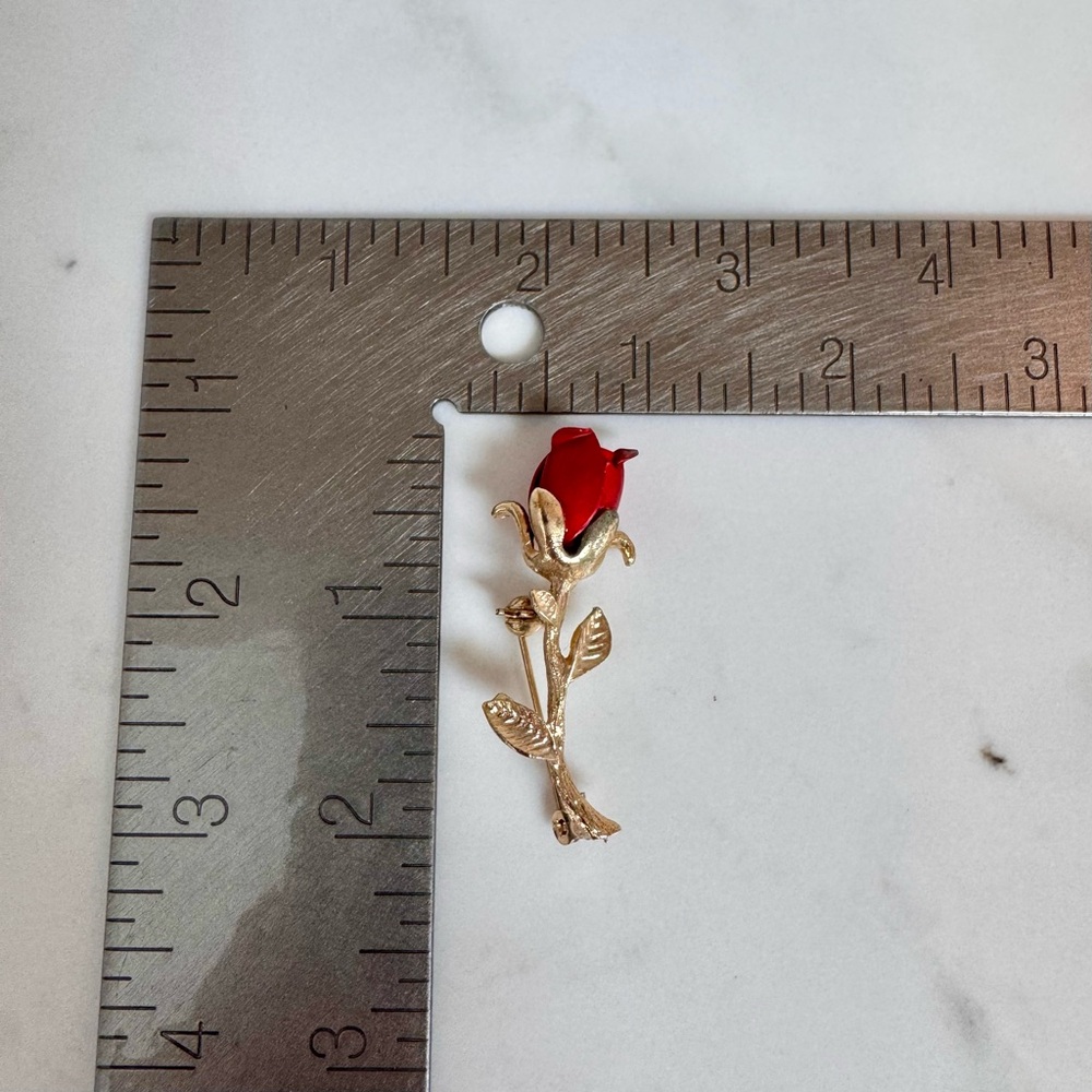 Vintage Red Rose Brooch Gold Tone Long Stem Floral Pin Romantic Jewelry - Picture 4 of 4